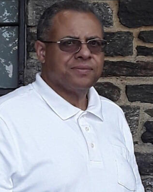 Headshot of Edward Torres