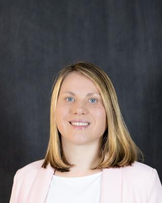 Headshot of Olesia Belkin