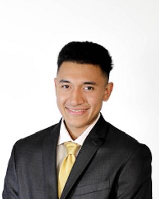 Headshot of Ricardo Bueno