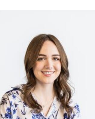 Headshot of Elizabeth Helfenberger
