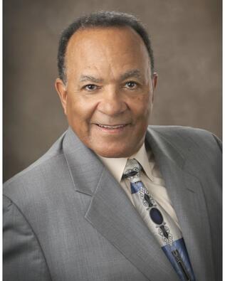 Headshot of Darryl Middleton