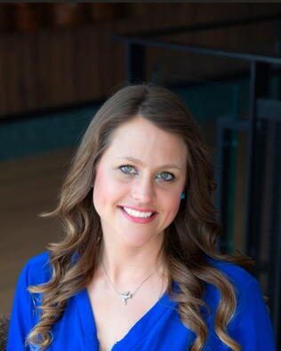 Headshot of Nicole Carothers