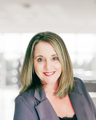 Headshot of Renee Carlson