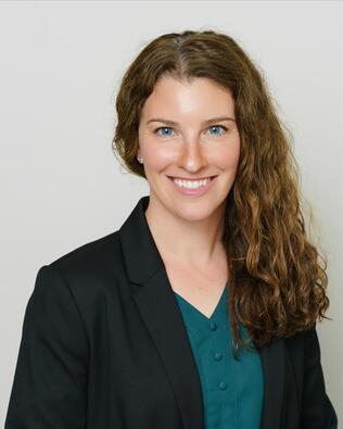 Headshot of Rebecca Kirsch