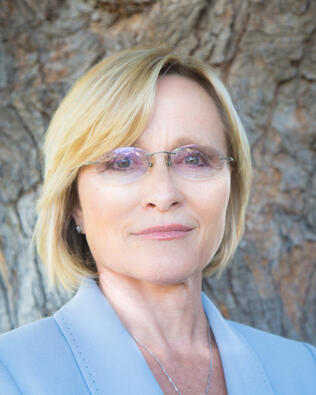 Headshot of Pamela Corby