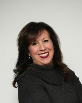 Headshot of Angela Griggs