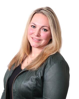 Headshot of Jessica Connell