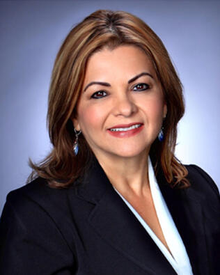 Headshot of Beatriz Lopez