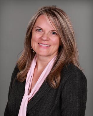 Headshot of Rebecca Ayres
