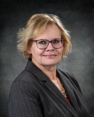 Headshot of Suzanne Godsell