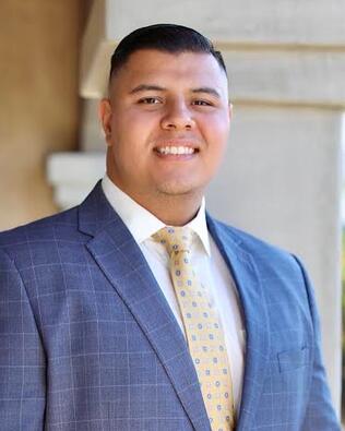 Headshot of Oscar Sanchez