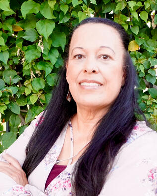 Headshot of Barbara Colon