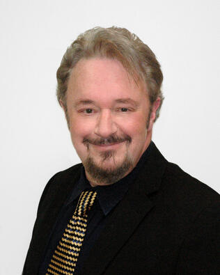 Headshot of Grant Gibson