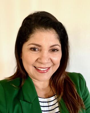 Headshot of Magda Mendez