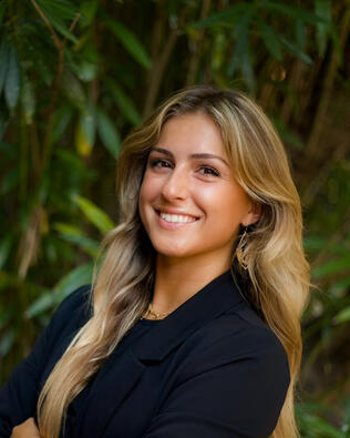 Headshot of Niloufar Mollaahmad