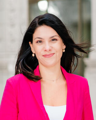 Headshot of Ioana Mera