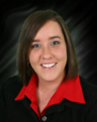 Headshot of Alicia Martin-Maddalena