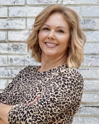 Headshot of Julie Dennis