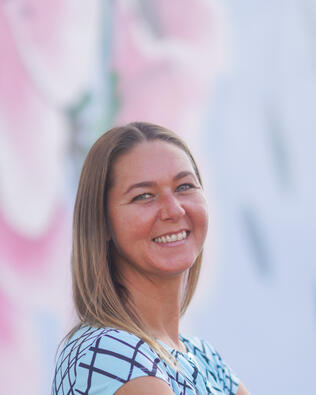 Headshot of Michelle Peterson