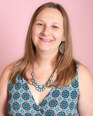 Headshot of Stephanie McClusky