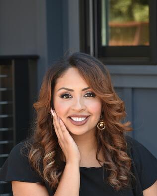 Headshot of Elizabeth Medina