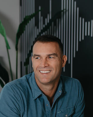 Headshot of Dylan de Bruin