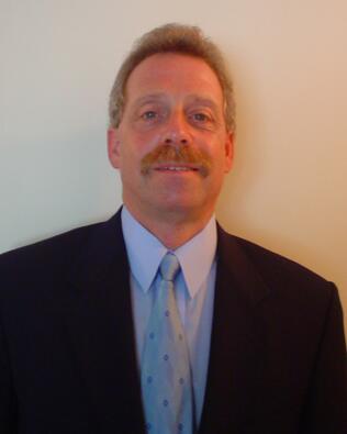 Headshot of Edward Scharfberg