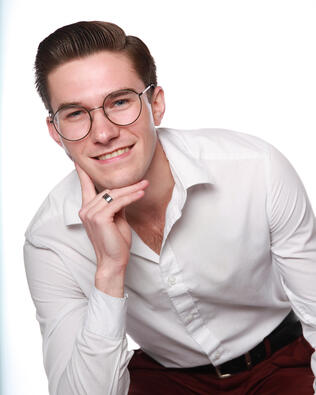 Headshot of Zach Swislosky