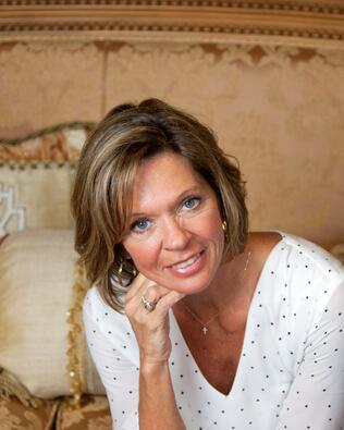 Headshot of Vonda Sipple