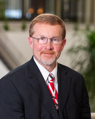 Headshot of Matt Robertson