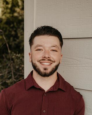 Headshot of Grant Armas