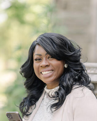 Headshot of Vanessa Speight