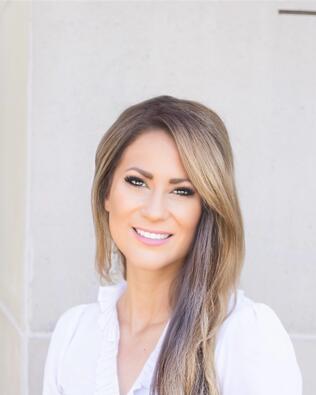 Headshot of Corrine Dale