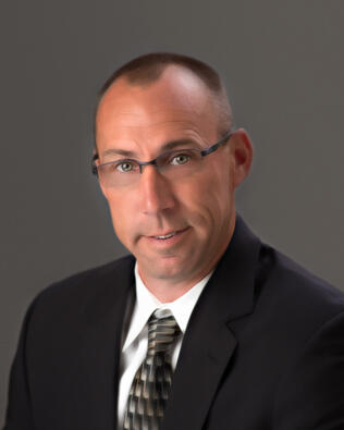 Headshot of Derek Johnson