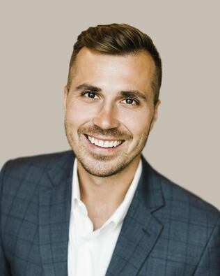 Headshot of Chris Ennis