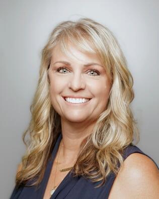 Headshot of Christine McLaren