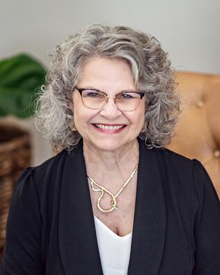 Headshot of Sue Ellen Slagel