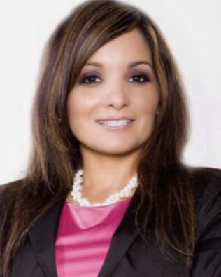 Headshot of Laura Villescaz