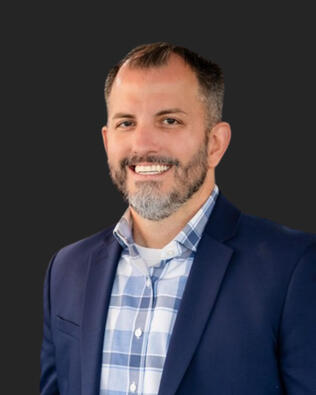 Headshot of Daniel E. Weaver