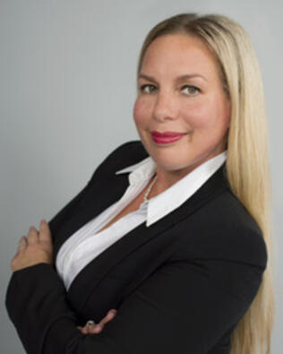 Headshot of Mandy Roberts-Cornell