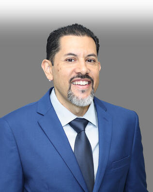Headshot of Alejandro Garcia