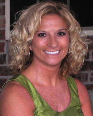 Headshot of Yvette Lowe