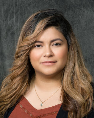 Headshot of Selena Flores