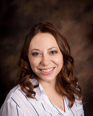 Headshot of Laura Anderson