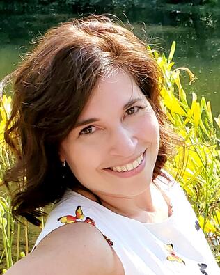 Headshot of Shara Barrett