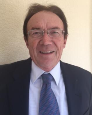 Headshot of Les Mazer
