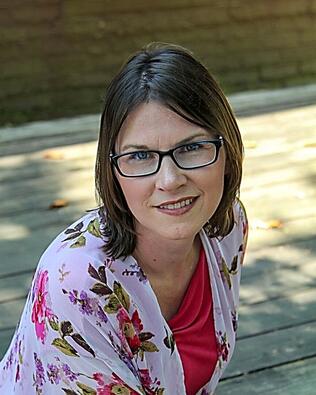 Headshot of Laura Dean