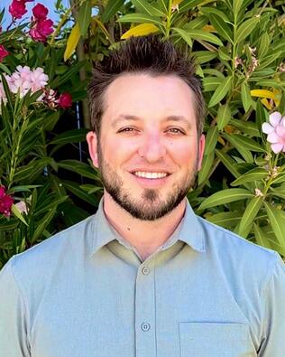 Headshot of Robert Moya