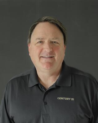 Headshot of Jamie Russell