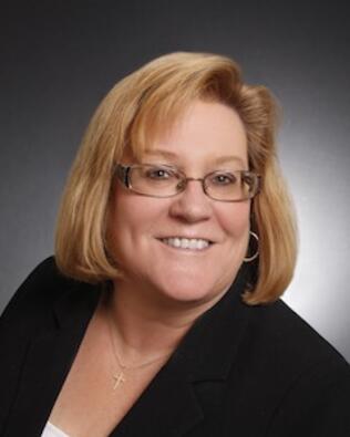 Headshot of Elise Erwin